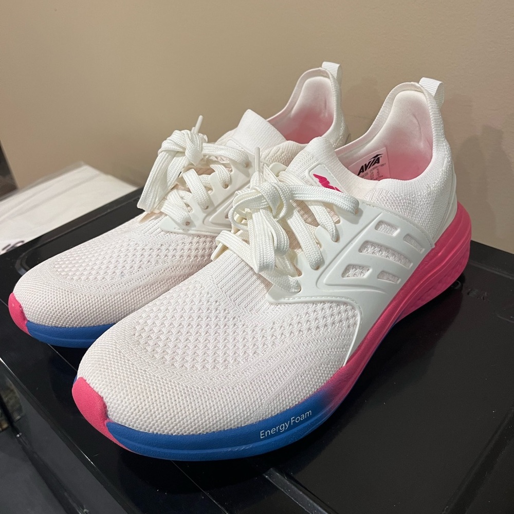AVIA energy foam white gym shoes